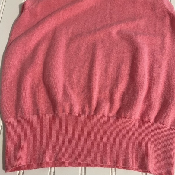 Zara Women’s Medium Pink Knit Sleeveless SweaterWith Gold Snap Button Closure - Picture 9 of 11